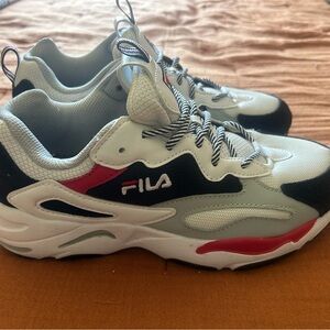 Women’s Fila Ray Tracer Shoes / Size 7.5 / Barely Worn